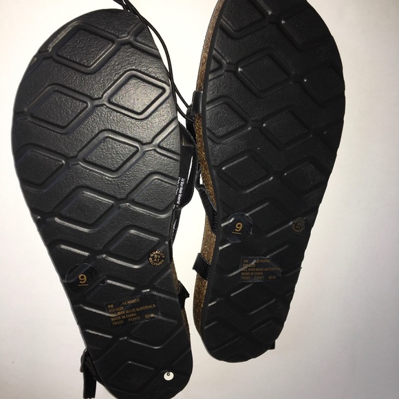 Arizona Jean Co. black sandals. NWOB - Picture 7 of 7